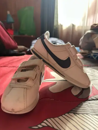 Zapatillas deportivas blancas para niños - miniatura 1