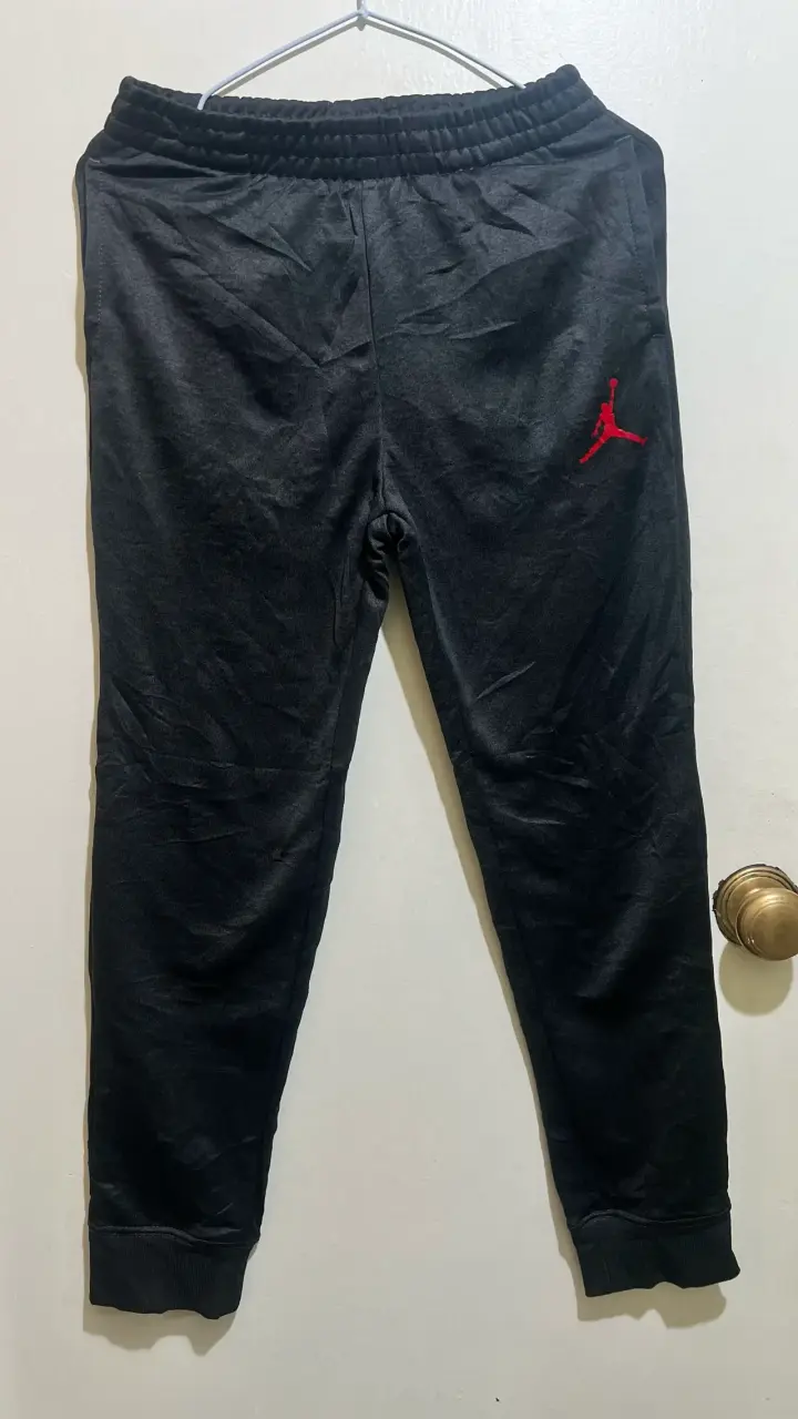 Pantalones deportivos niño negros Jordan