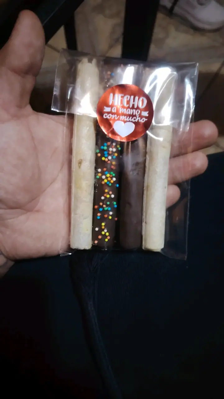 Barquillos artesanales con chocolate