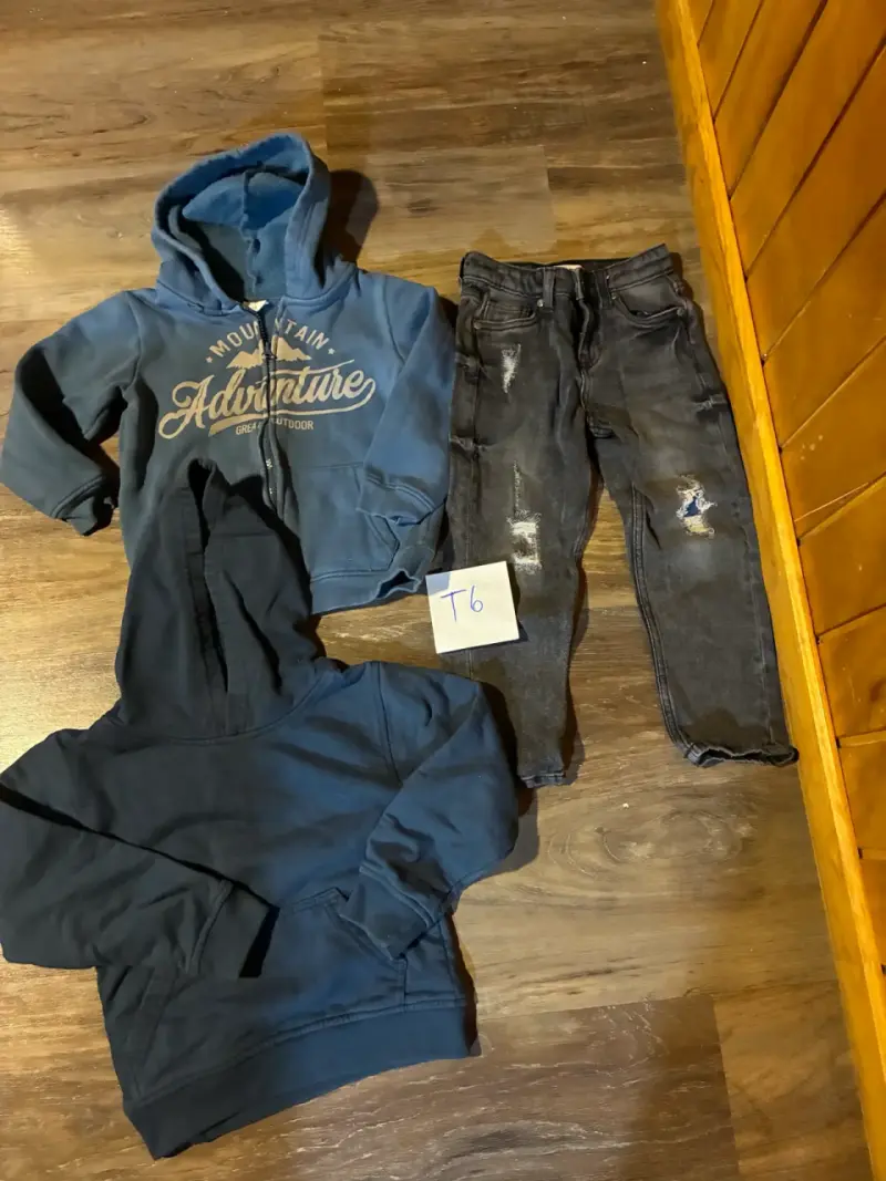 Conjunto infantil de polerones y jeans talla 6 - 1