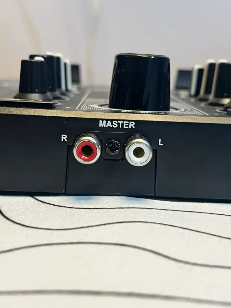 Controlador DJ Hercules DJControl Inpulse 200 - 5