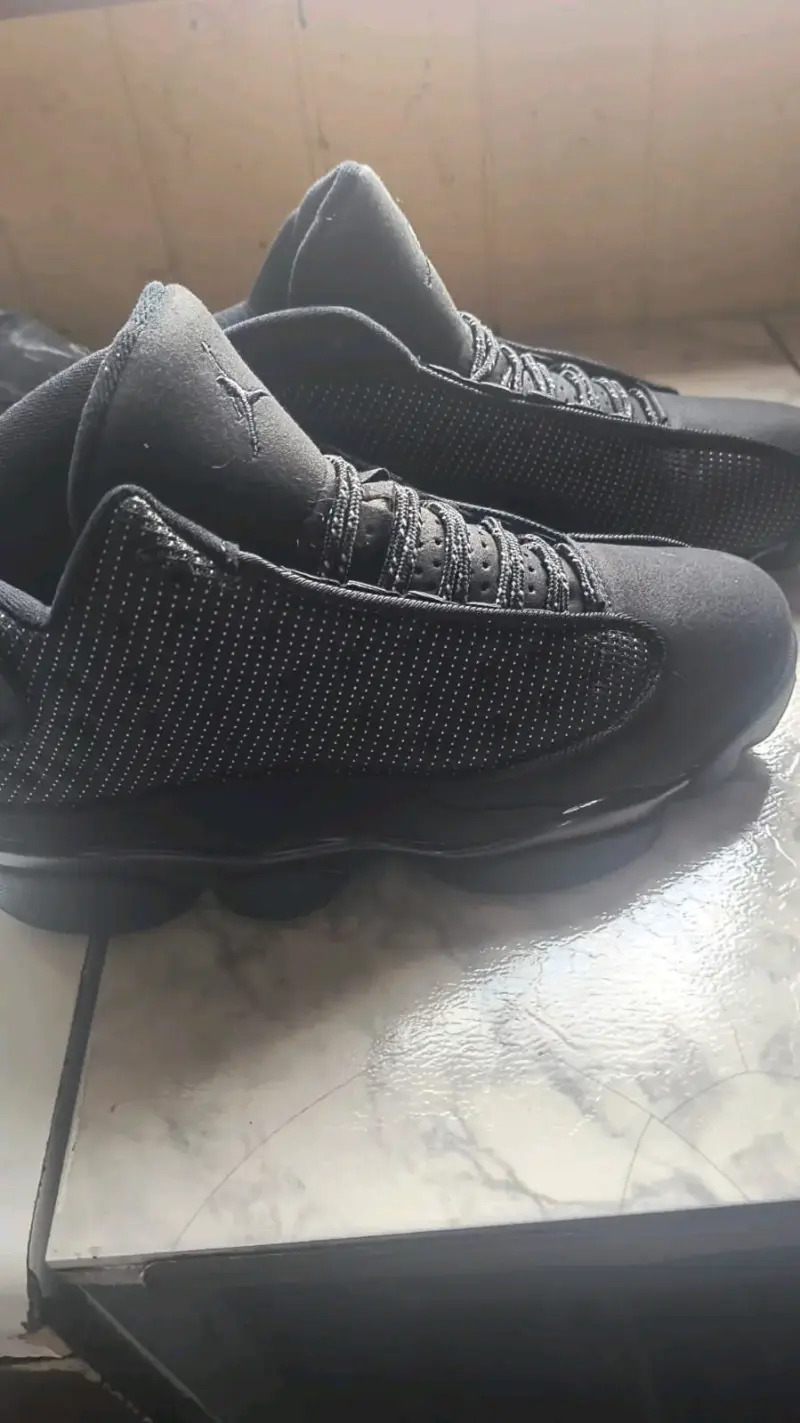 Zapatillas deportivas negras de marca