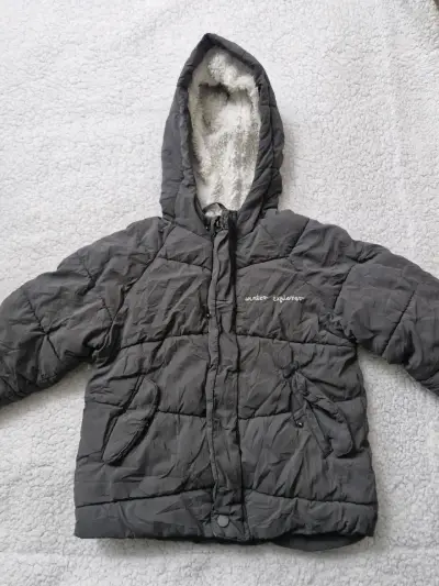 Chaqueta infantil gris con capucha - miniatura 1