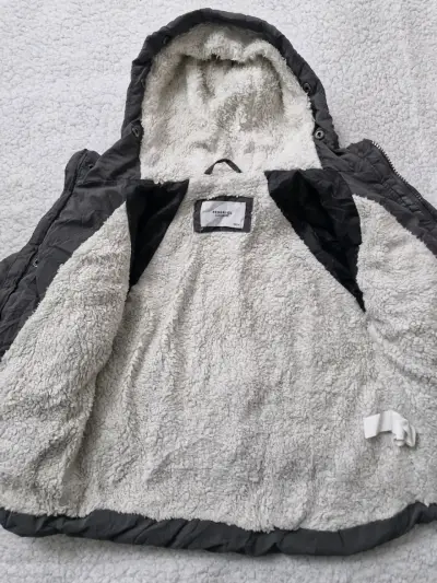 Chaqueta infantil gris con capucha - miniatura 3