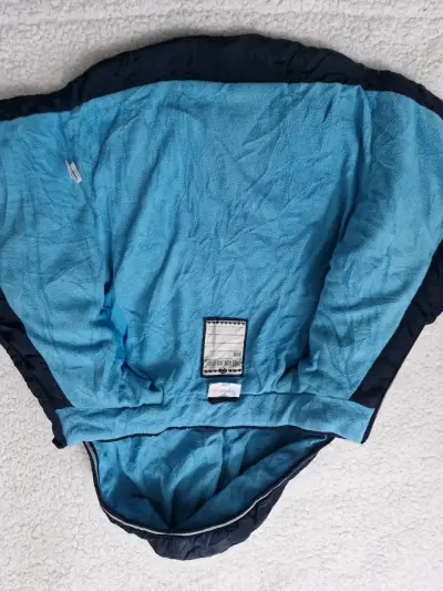 Chaqueta acolchada azul para niño con capucha - miniatura 2