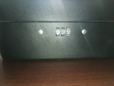 Caja fuerte de seguridad portátil - miniatura 3