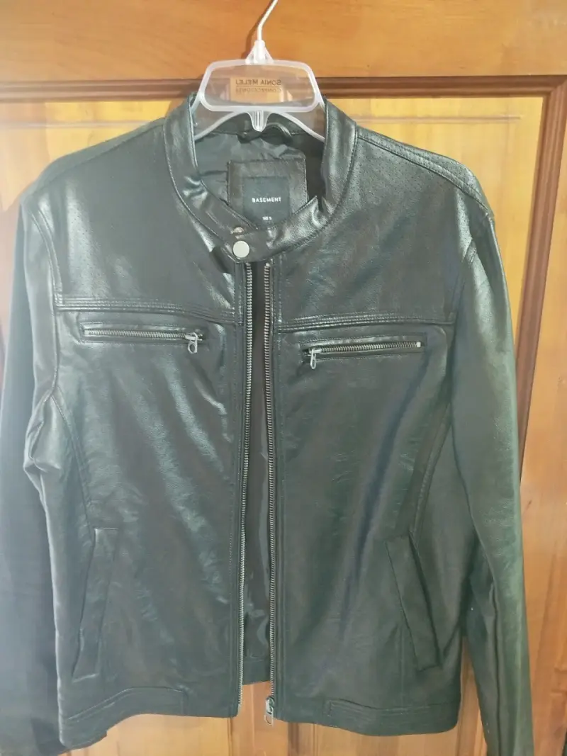 Chaqueta de cuero negra Basement