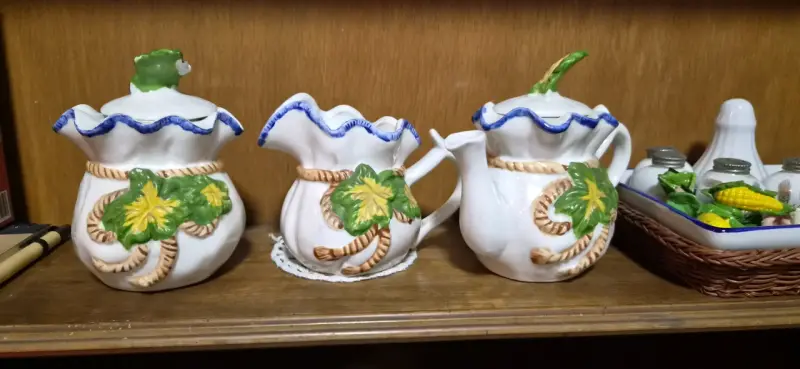 Juego de cerámica decorativa con diseño floral - 2