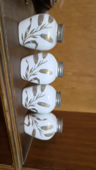 Juego de saleros y pimenteros de cerámica decorativa - miniatura 2