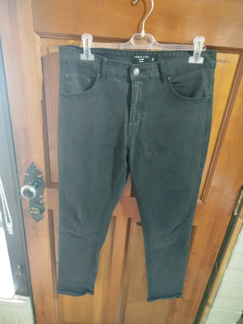 Jeans negros Denim Life para hombres.