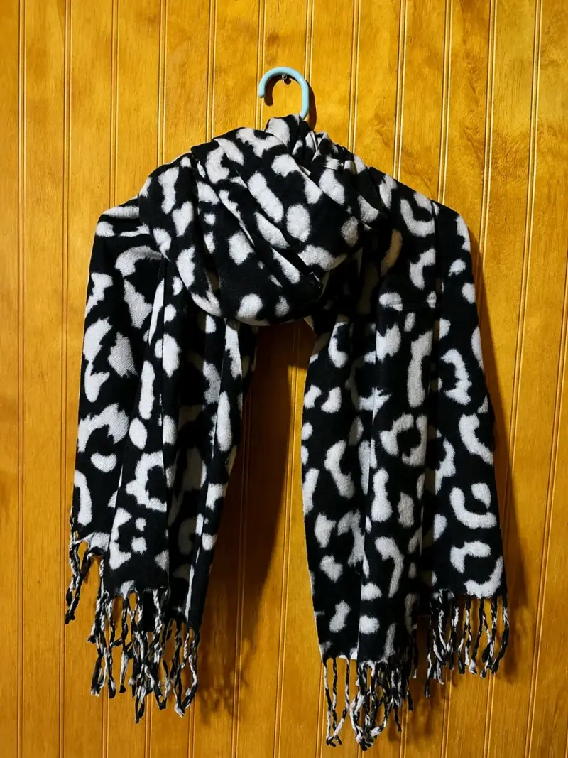Bufanda de lana con estampado animal print - 1