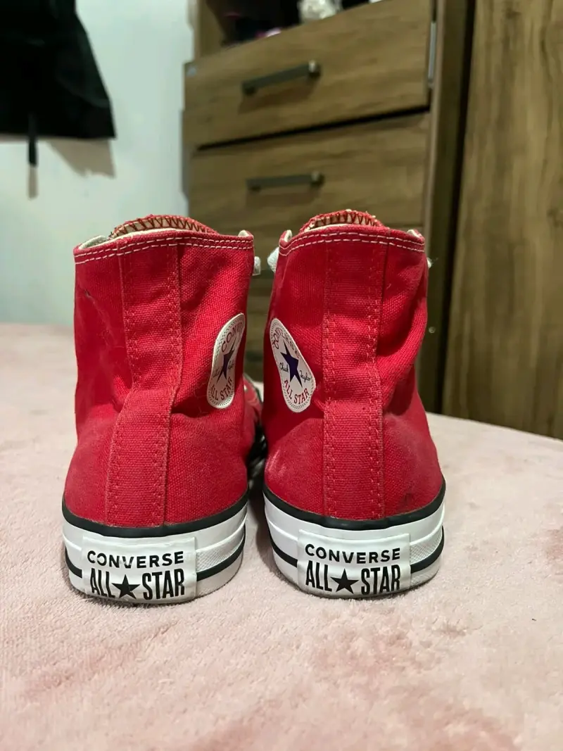Zapatillas rojas de lona estilo urbano - 5