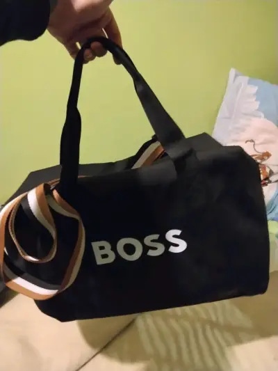 Bolso deportivo Boss negro con asas - miniatura 1