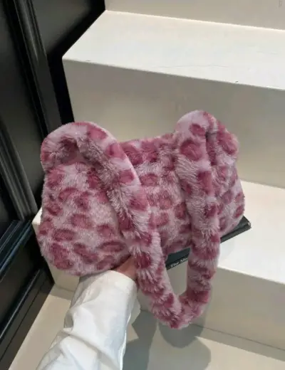 Bolso de hombro peludo rosa estampado - miniatura 2