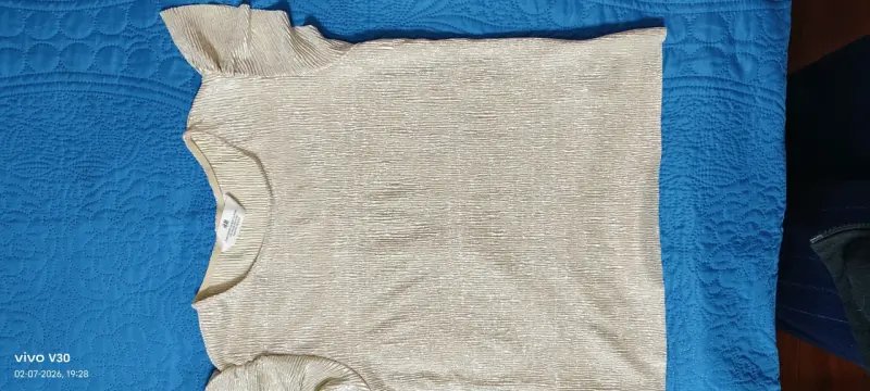 Blusa dorada plisada H&M para mujer - 1