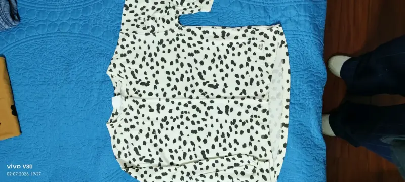 Blusa dorada plisada H&M para mujer - 4