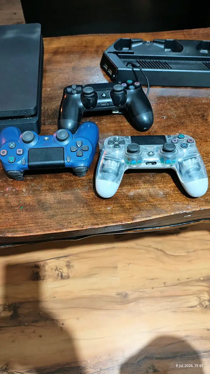 Consola PlayStation 4 Slim en buen estado - 4