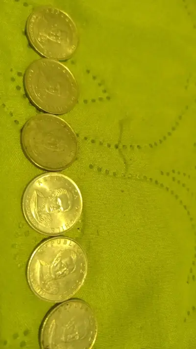 Colección de monedas antiguas de un peso - miniatura 2