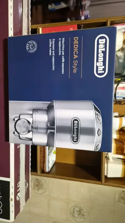 Cafetera espresso DeLonghi Dedica Style - miniatura 1