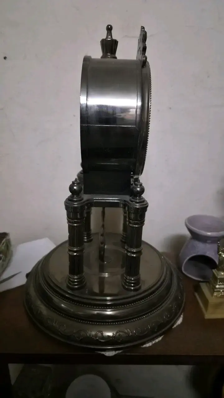 Reloj de mesa vintage con péndulo decorativo - 4