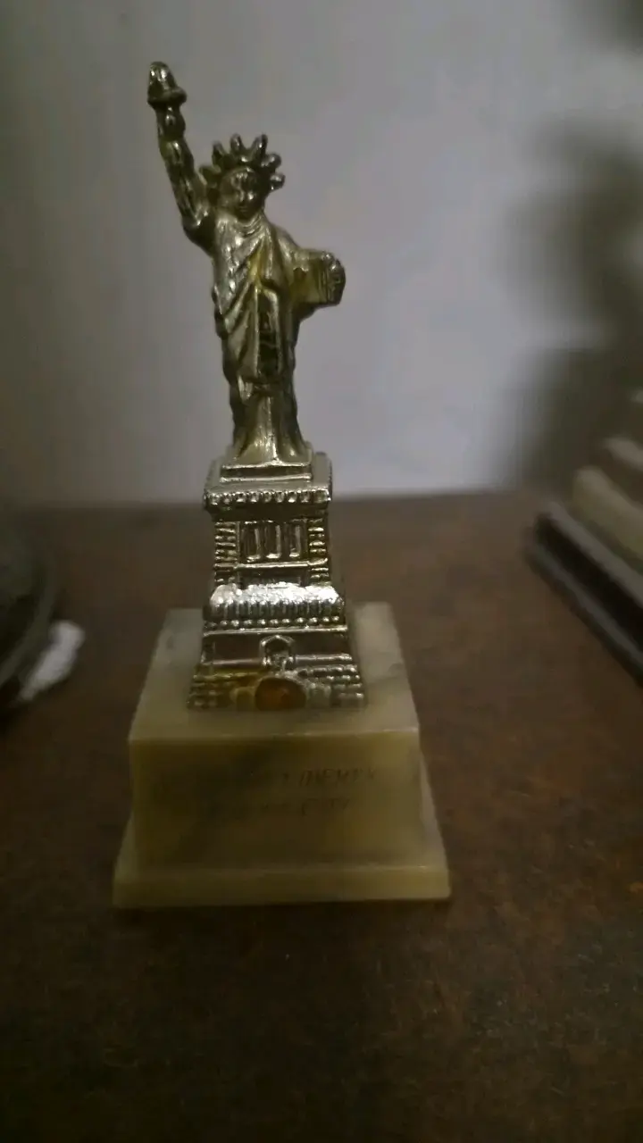 Miniatura Estatua de la Libertad en metal - 1