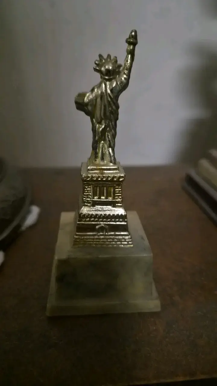 Miniatura Estatua de la Libertad en metal - 3