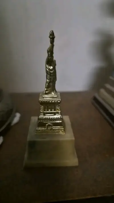 Miniatura Estatua de la Libertad en metal - miniatura 4
