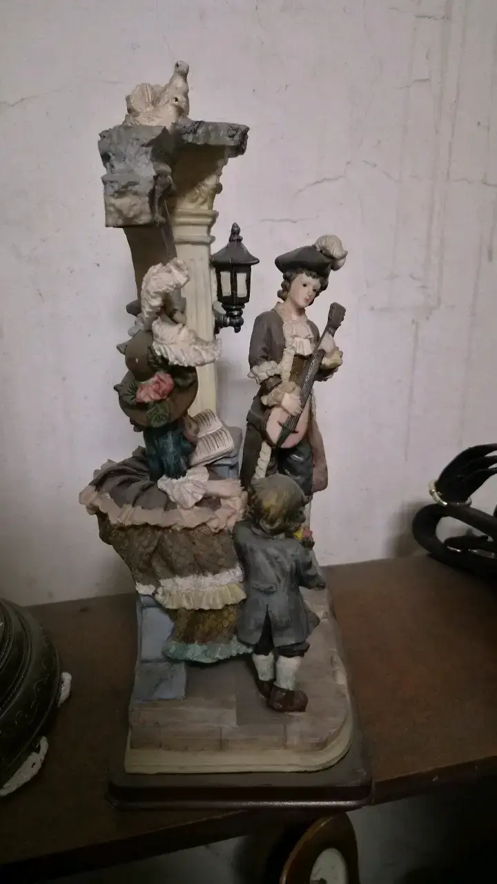 Figura decorativa de porcelana estilo vintage - 4