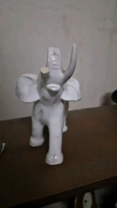 Figura decorativa de elefante en cerámica - miniatura 2