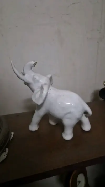Figura decorativa de elefante en cerámica - miniatura 4