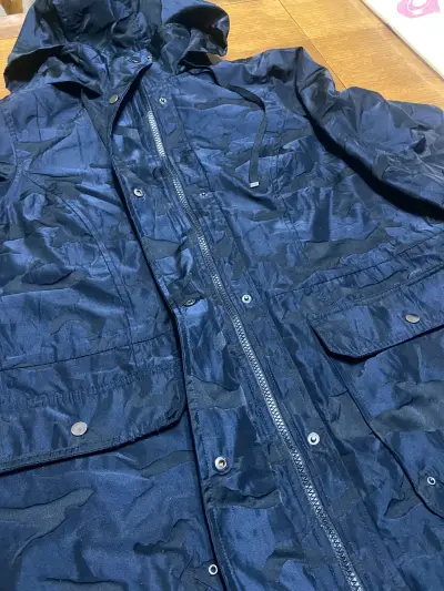 Parka negra con diseño talla L - miniatura 2