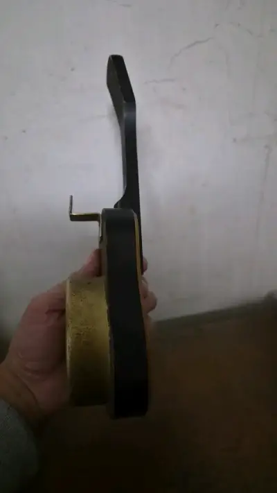 Reloj de pared en forma de guitarra vintage - miniatura 3