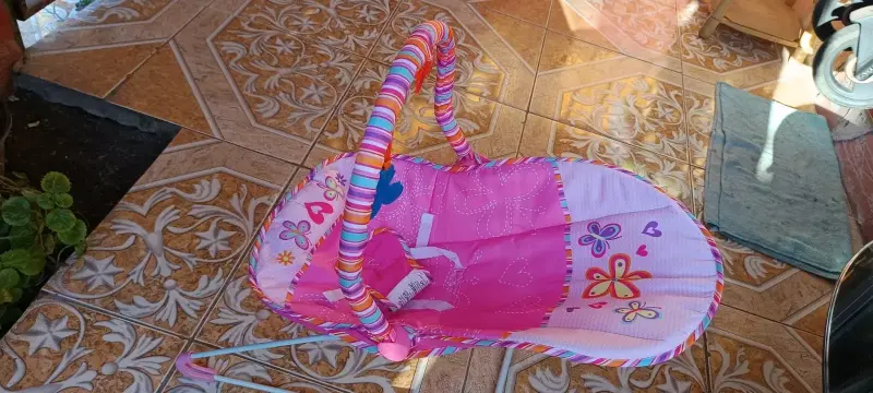 Silla mecedora para bebé colorida - 1