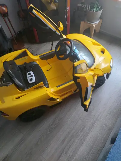 Simulador de conducción amarillo con pantalla - miniatura 3