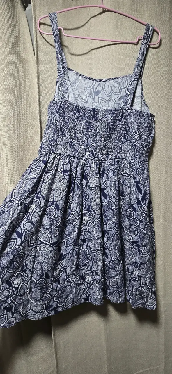 Vestido azul con estampado floral - 2
