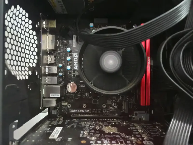 Vendo mi PC semi gamer - 3