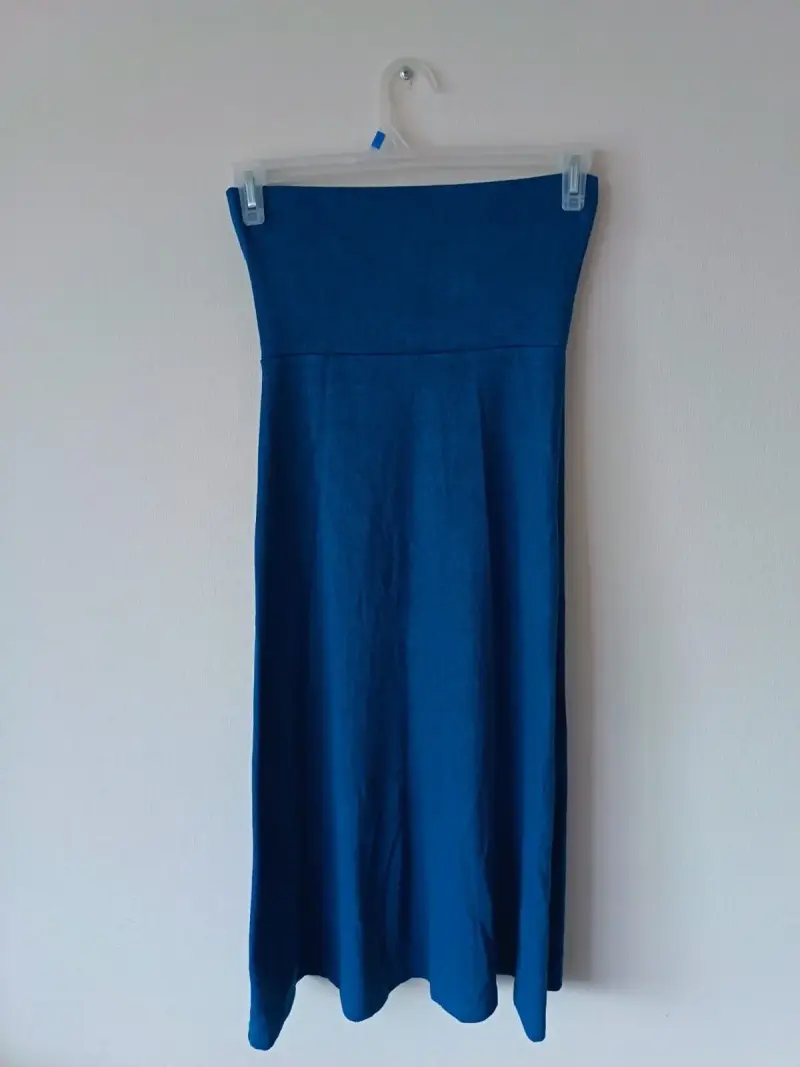 Falda azul largo