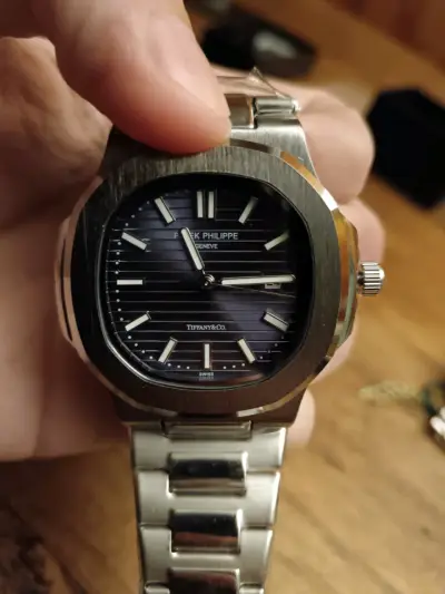 Reloj de lujo Patek Philippe Nautilus - miniatura 1