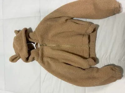 Chaqueta de peluche con capucha y orejas - miniatura 1