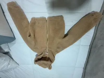 Chaqueta de peluche con capucha y orejas - miniatura 3
