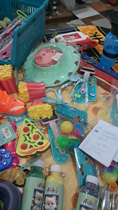 Set de juguetes y accesorios para mascotas - miniatura 1