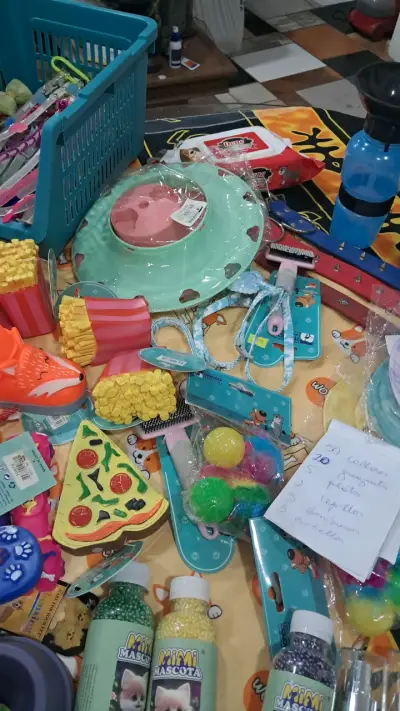 Set de juguetes y accesorios para mascotas - miniatura 2