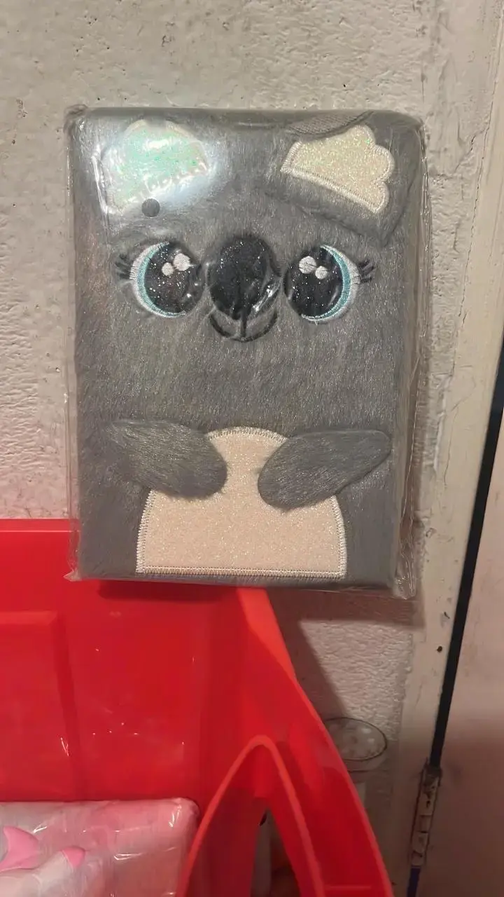 Cuaderno peluche koala gris con brillo
