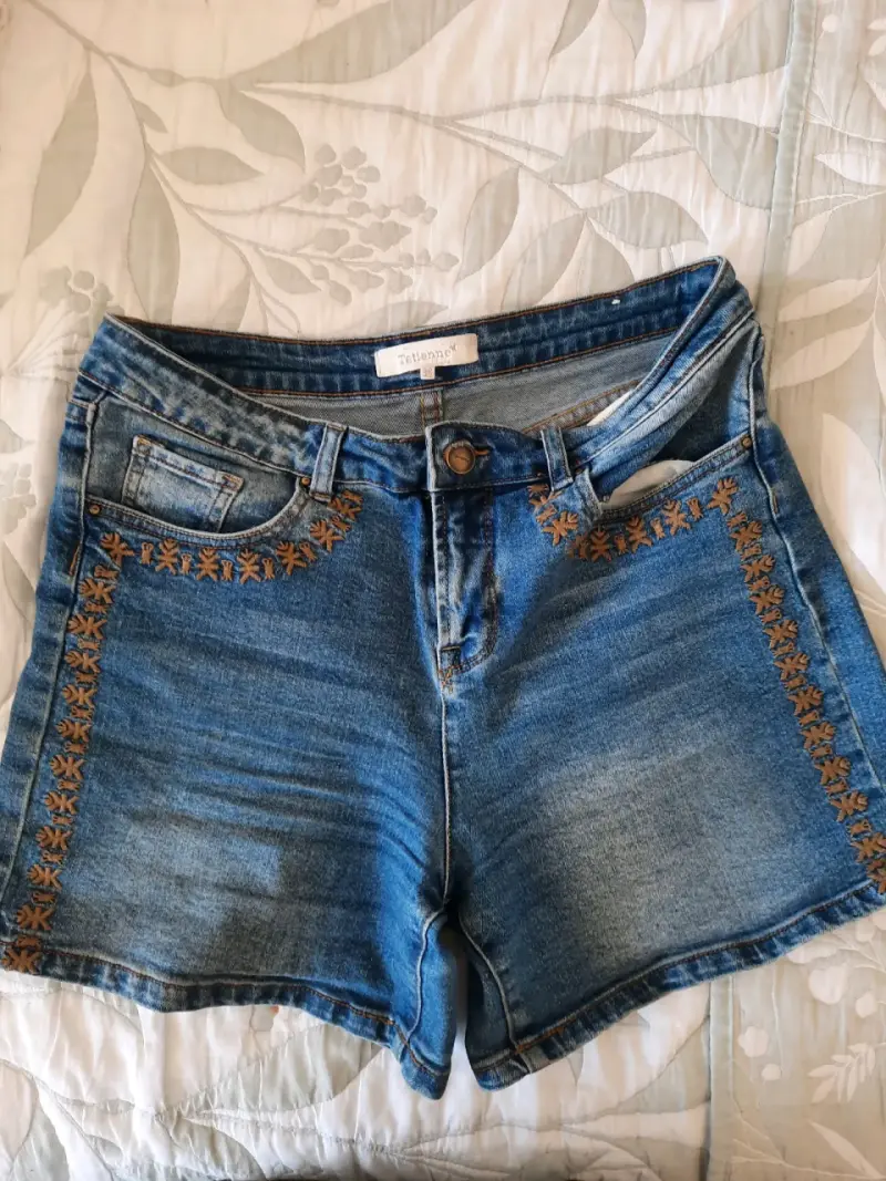 Jeans bordados para mujer en denim azul - 4