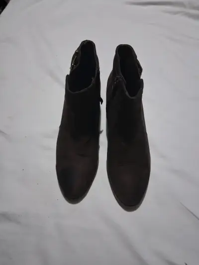 Botines de gamuza negros con tacón - miniatura 2