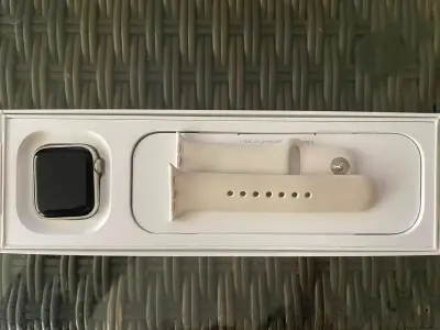Apple Watch SE (Gen2) 40 mm - miniatura 1