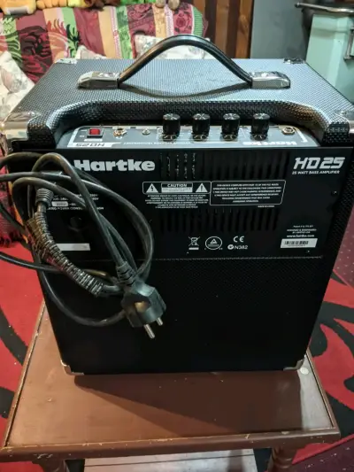 Amplificador de bajo Hartke HD25 25W más bajo iba - miniatura 1