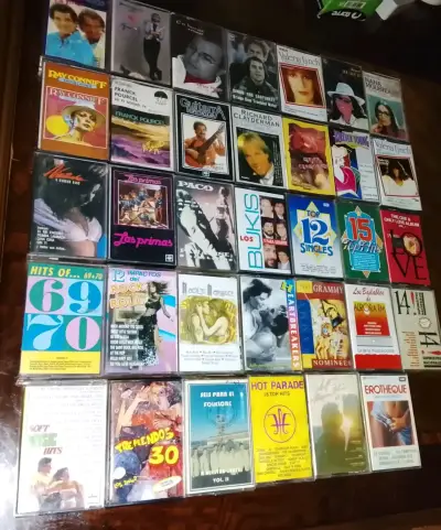 Lote de 34 cassettes originales - miniatura 1