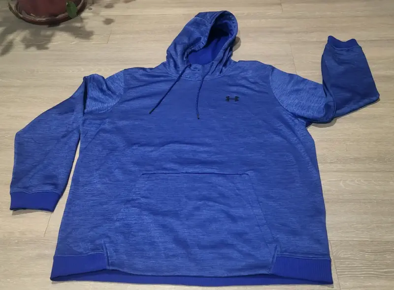 Polerón azul Under Armour con capucha - 4