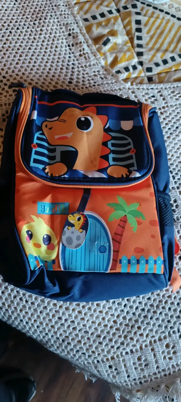 Mochila infantil con diseño de dinosaurio - 1